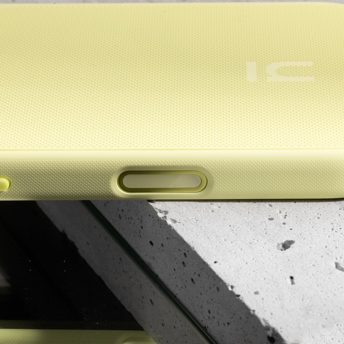 Handyhülle für iPhone 18 Pro Max, Native Union Neo Case MagSafe, Gelb (3/8)