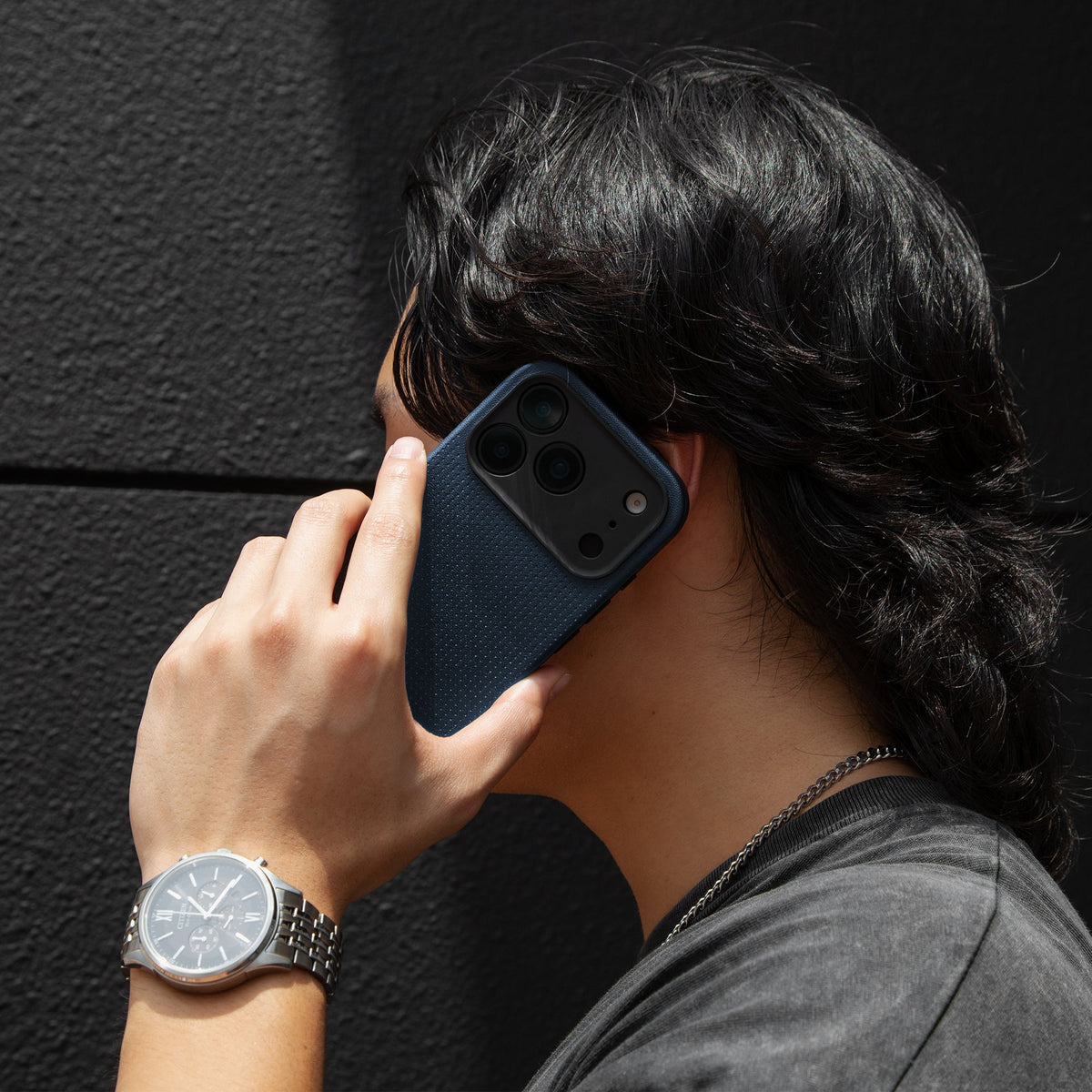 Handyhülle für iPhone 18 Pro, Native Union Active Case mit MagSafe, Dunkelblau (6/9)