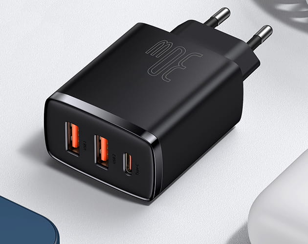 Wandladegerät Baseus Compact 2xUSB-A + USB-C QC 3.0 PD 30W 3A, Schwarz