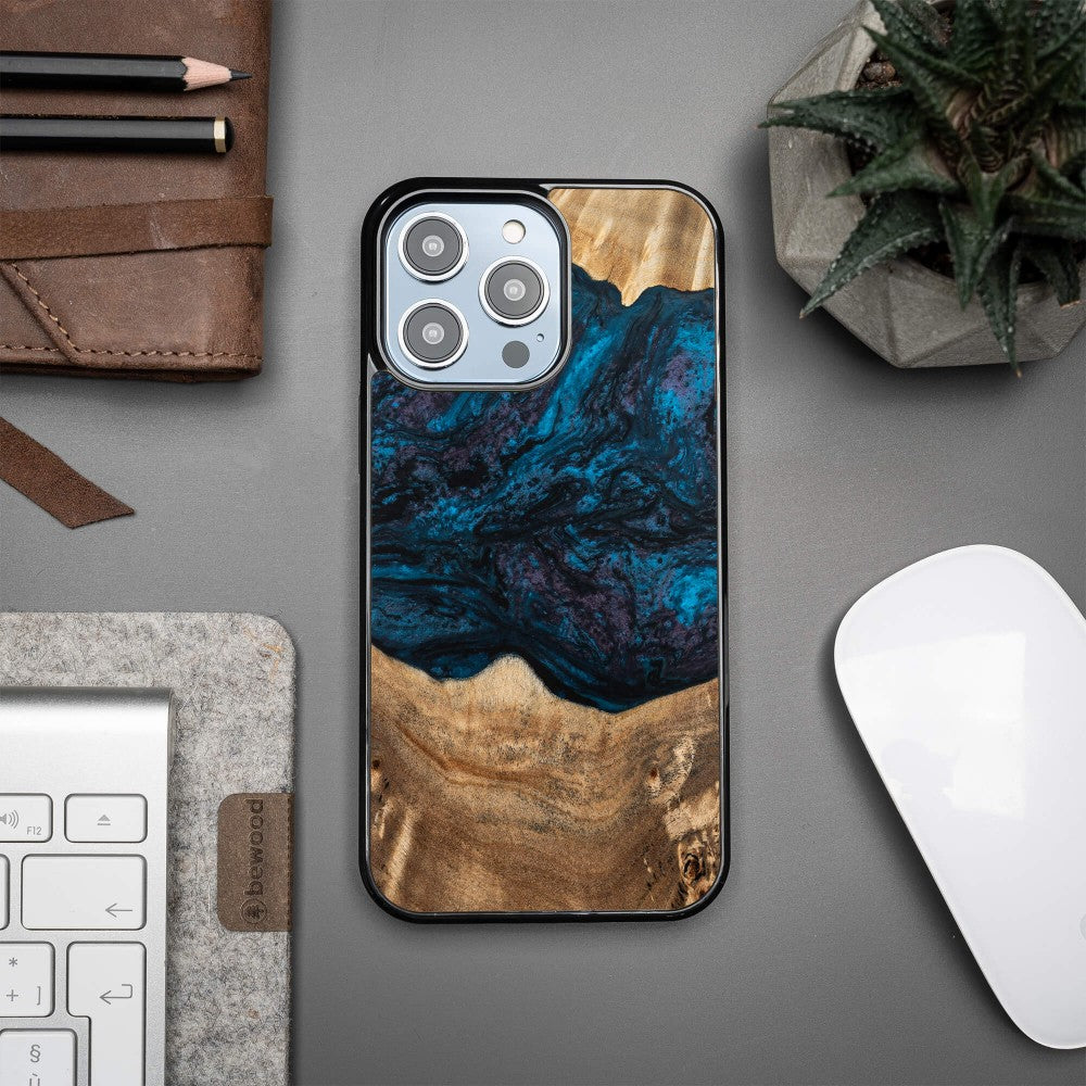 Holzhülle für iPhone 14 Pro Max, Bewood Unique Planets Neptun