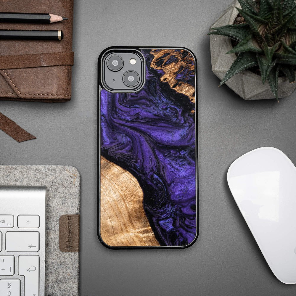 Holzhülle für iPhone 14 Plus, Bewood Unique Violet