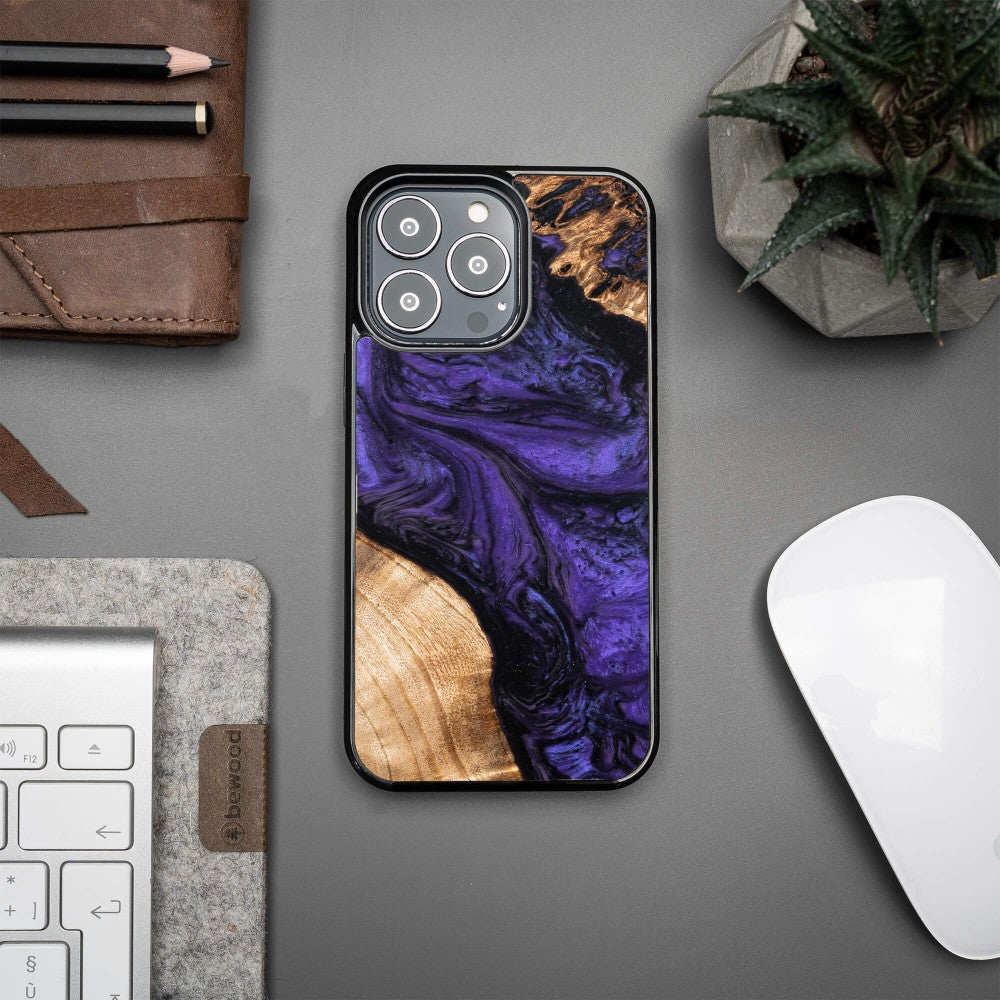 Holzhülle für iPhone 13 Pro, Bewood Unique Violet