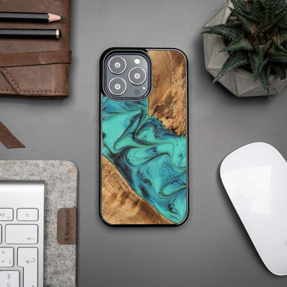 Holzhülle für iPhone 13 Pro, Bewood Unique Turquoise
