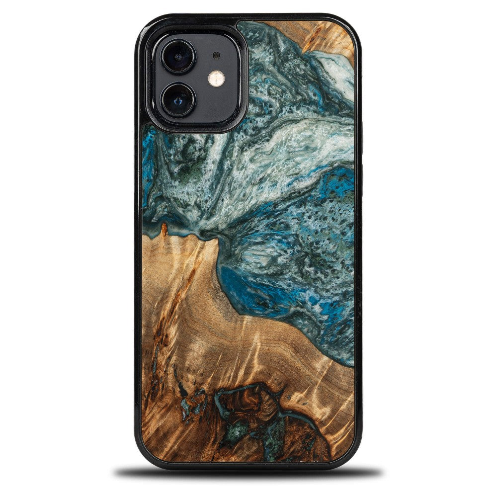 Holzhülle für iPhone 12 Pro / 12, Bewood Unique Planets Erde