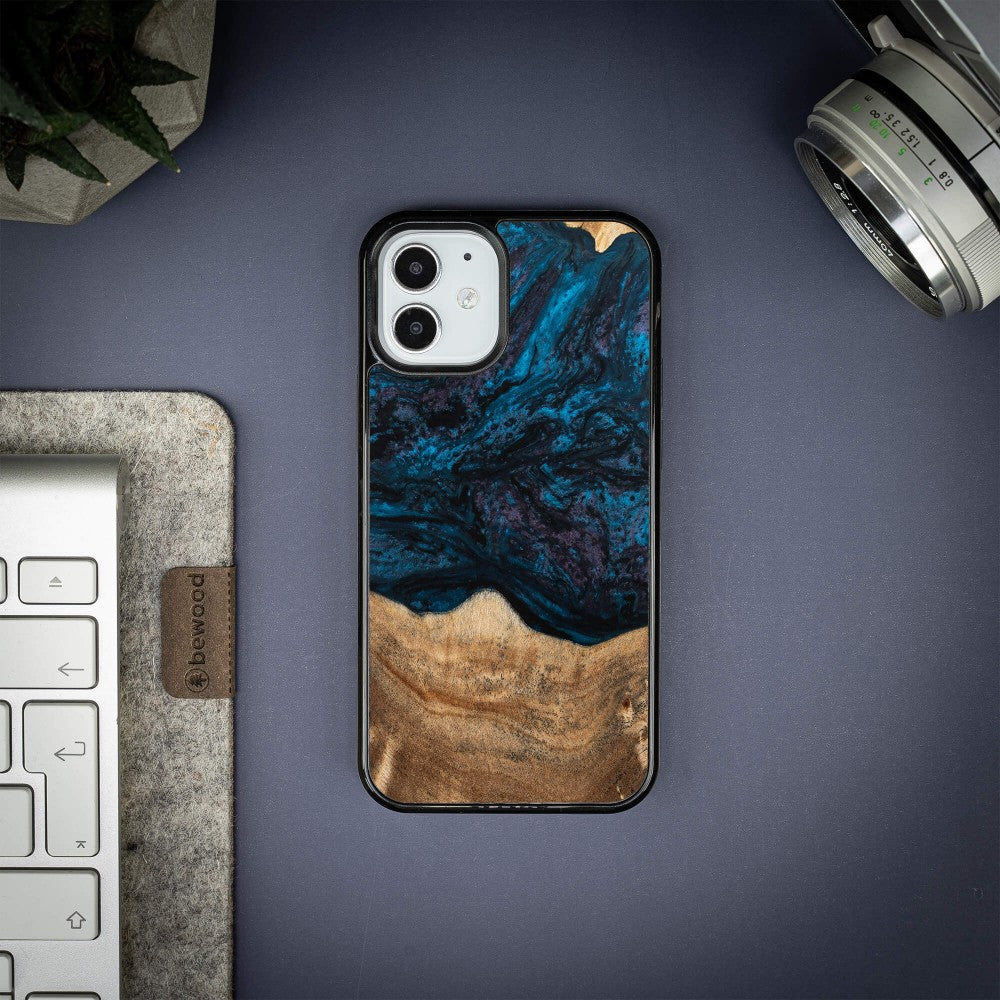 Holzhülle für iPhone 12 Mini, Bewood Unique Planets Neptun