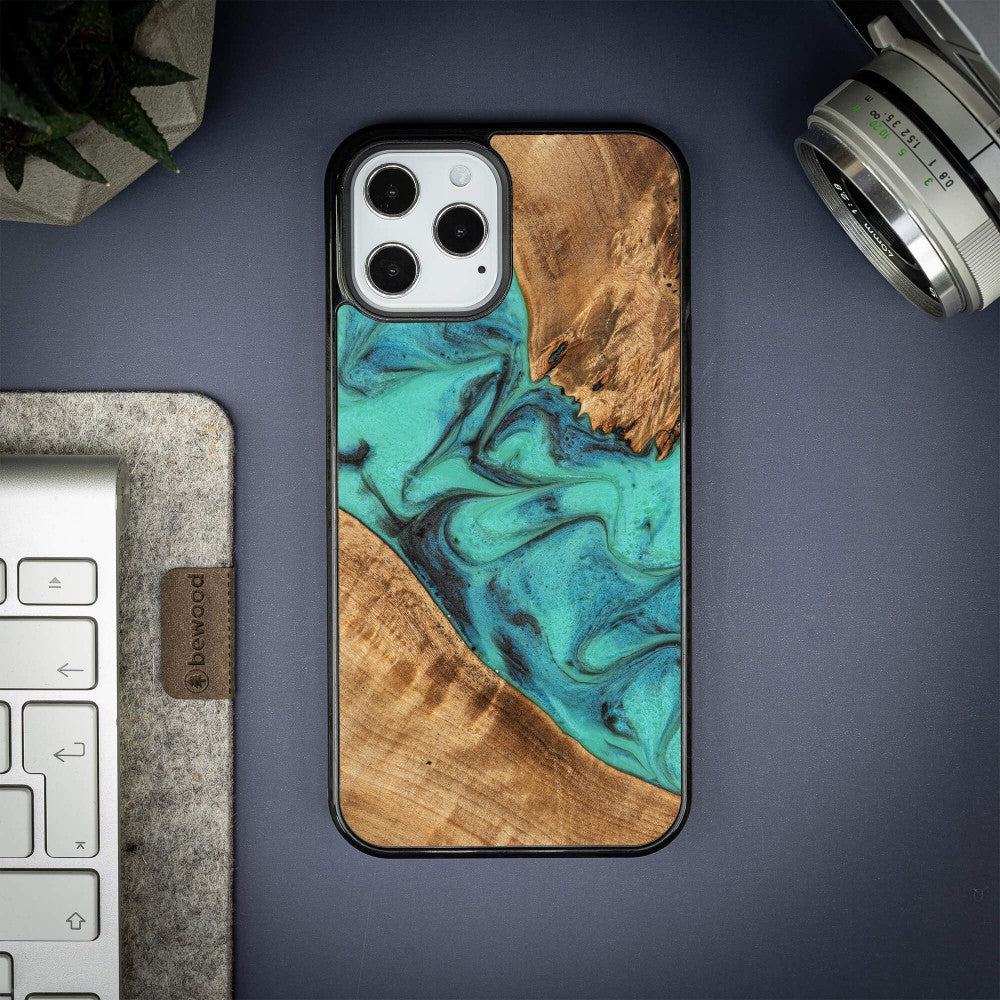 Holzhülle für iPhone 12 Pro Max, Bewood Unique Turquoise