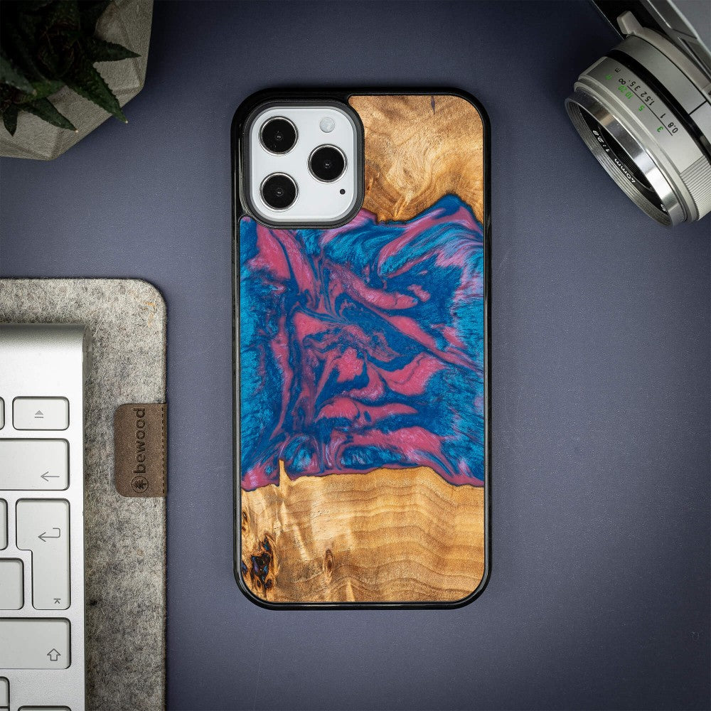 Holzhülle für iPhone 12 Pro Max, Bewood Unique Neons Vegas