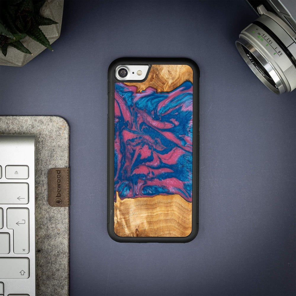 Holzhülle für iPhone SE 2022 / 2020 / 8 / 7, Bewood Unique Neons Vegas