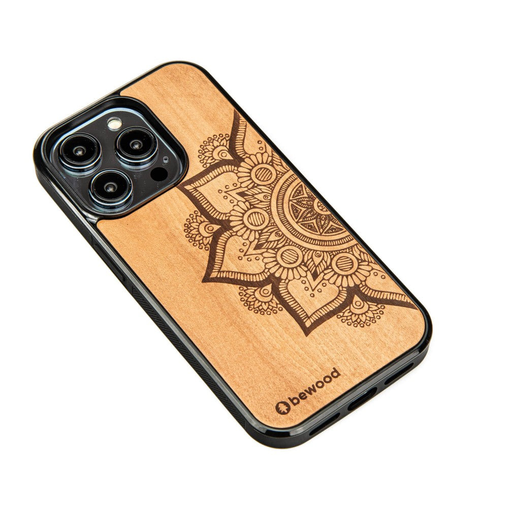 Holzhülle für iPhone 15 Pro, Bewood Apfelbaum Mandala