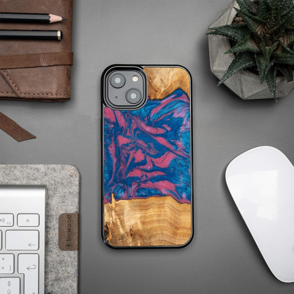 Holzhülle für iPhone 15, Bewood Unique Neons Vegas