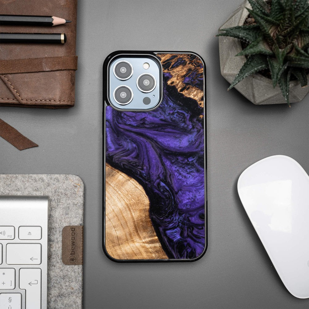 Holzhülle für iPhone 15 Pro Max, Bewood Unique Violet