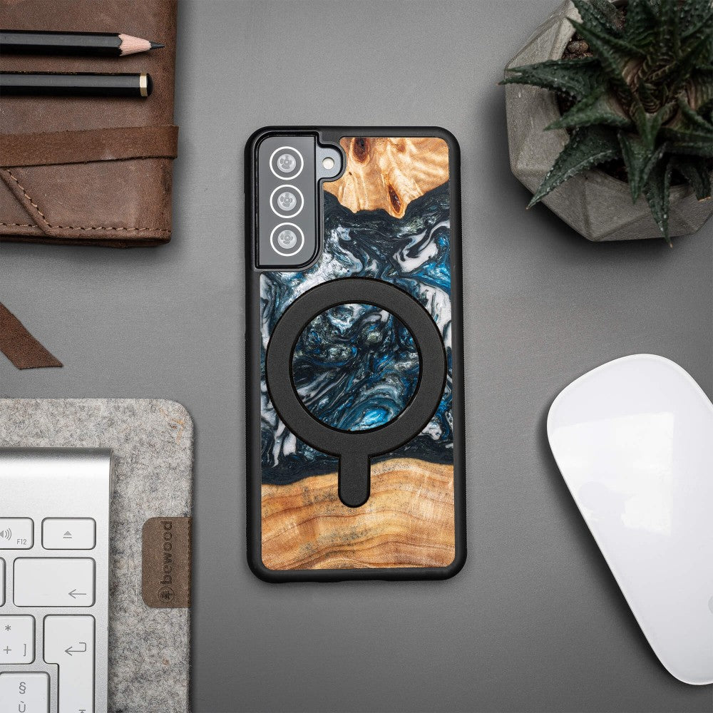 Holzhülle für Galaxy S21 FE, Bewood Unique Planets Erde für MagSafe