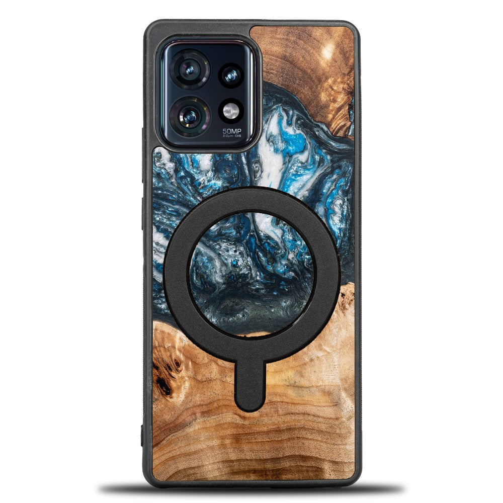 Holzhülle für Motorola Edge 40 Pro, Bewood Unique Planets Erde für MagSafe