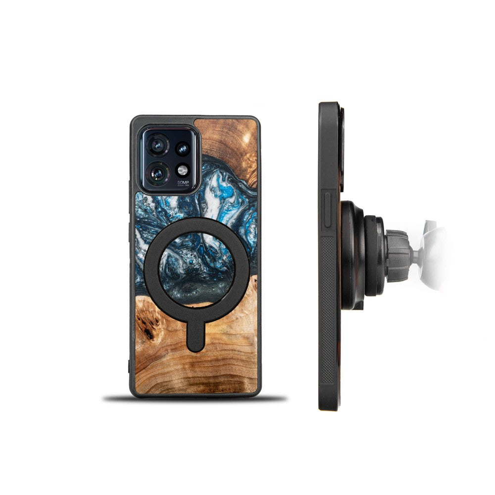 Holzhülle für Motorola Edge 40 Pro, Bewood Unique Planets Erde für MagSafe