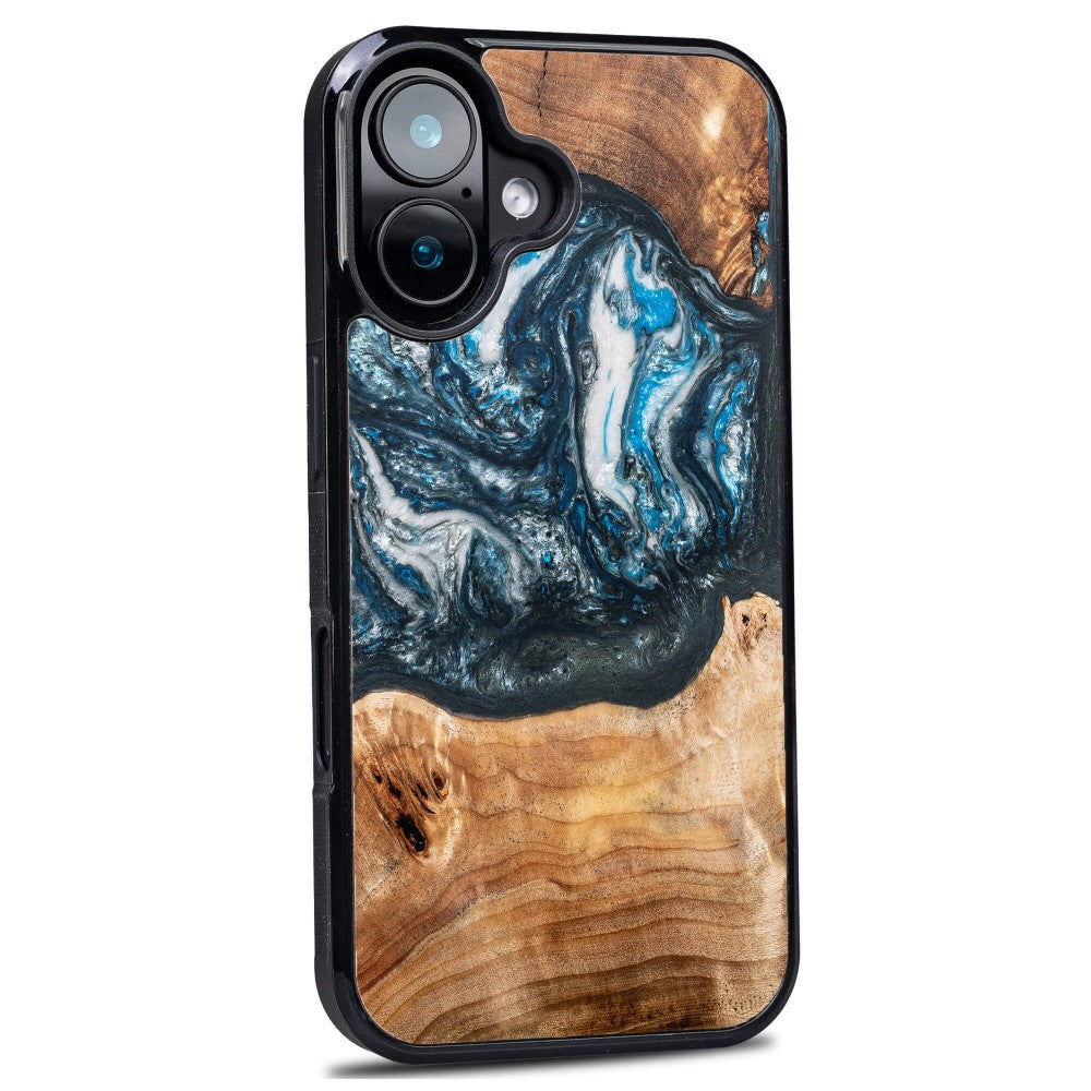 Holzhülle für iPhone 16, Bewood Unique Planets Erde