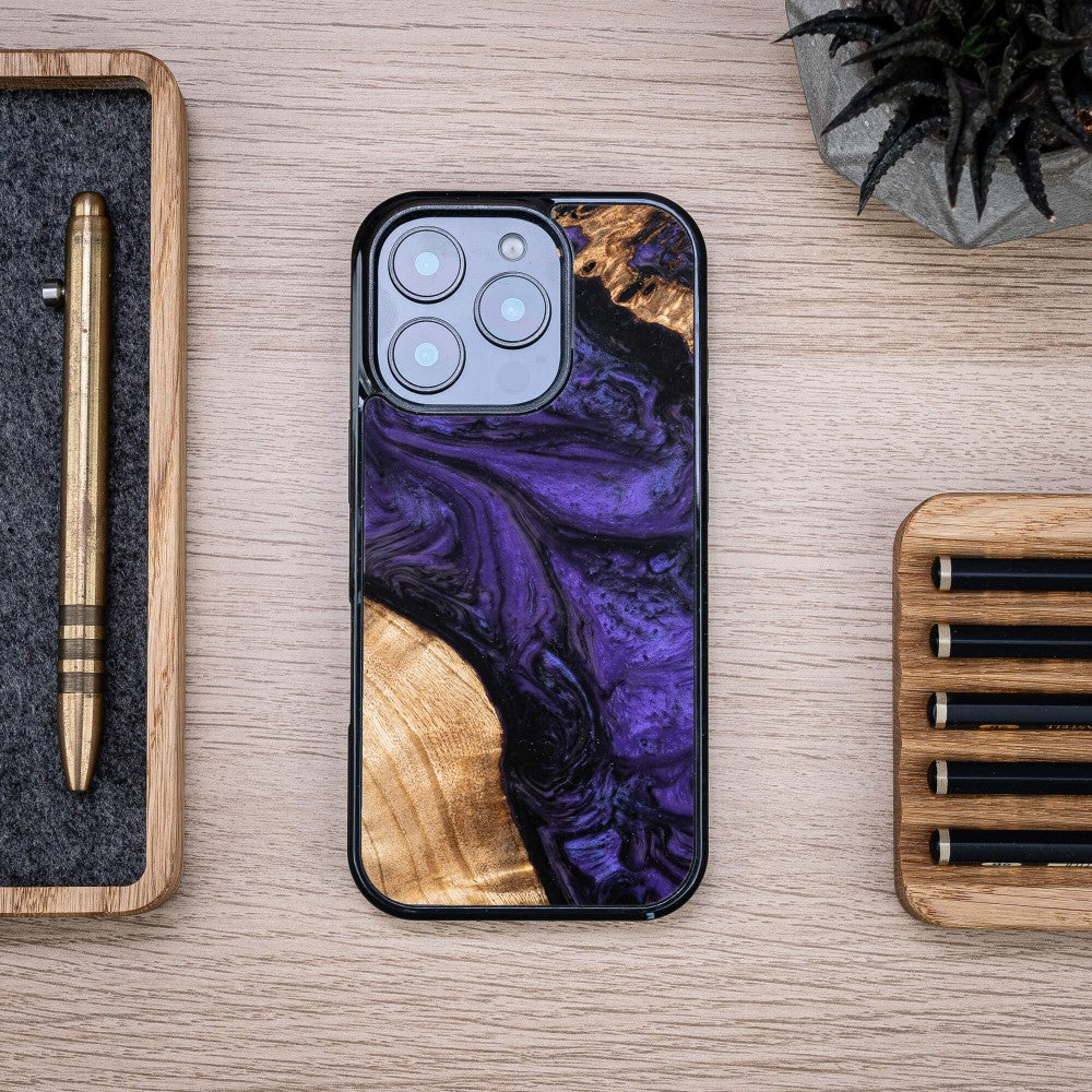 Holzhülle für iPhone 16 Pro, Bewood Unique Violet