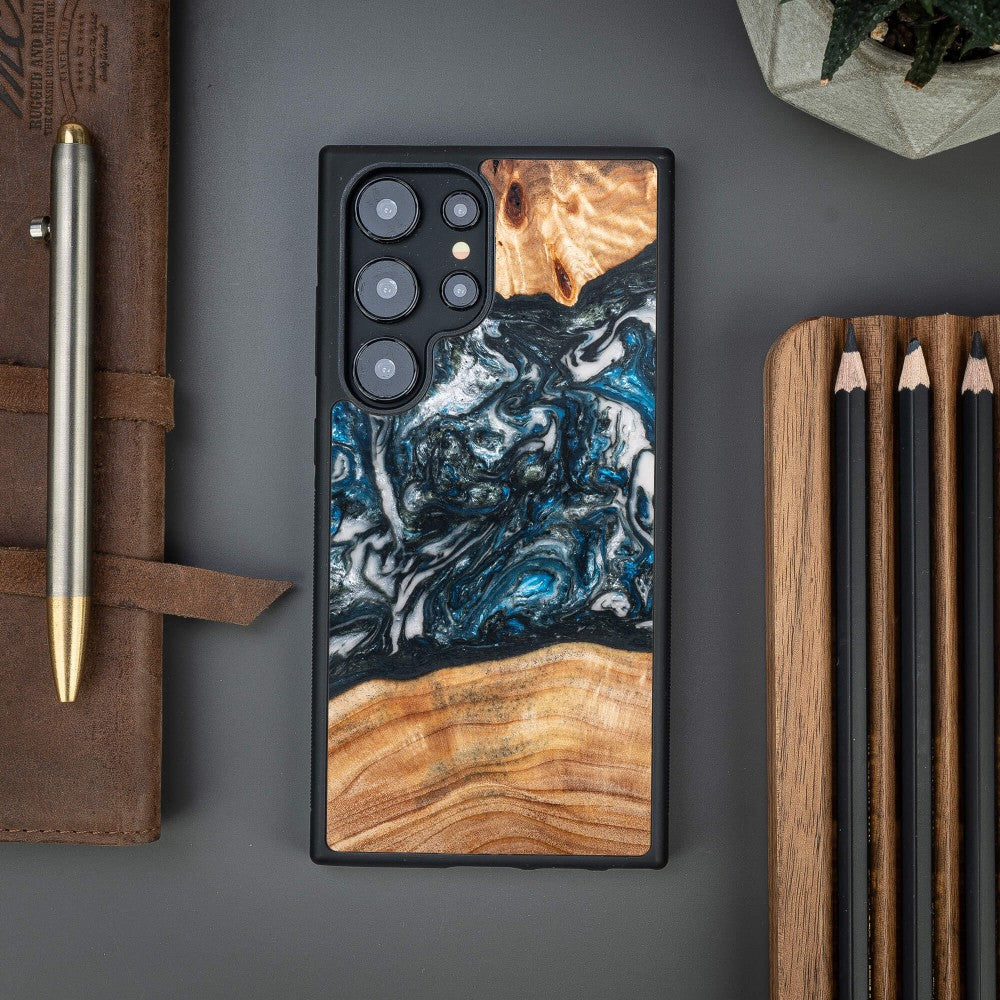 Holzhülle für Galaxy S25 Ultra, Bewood Unique Planets Erde