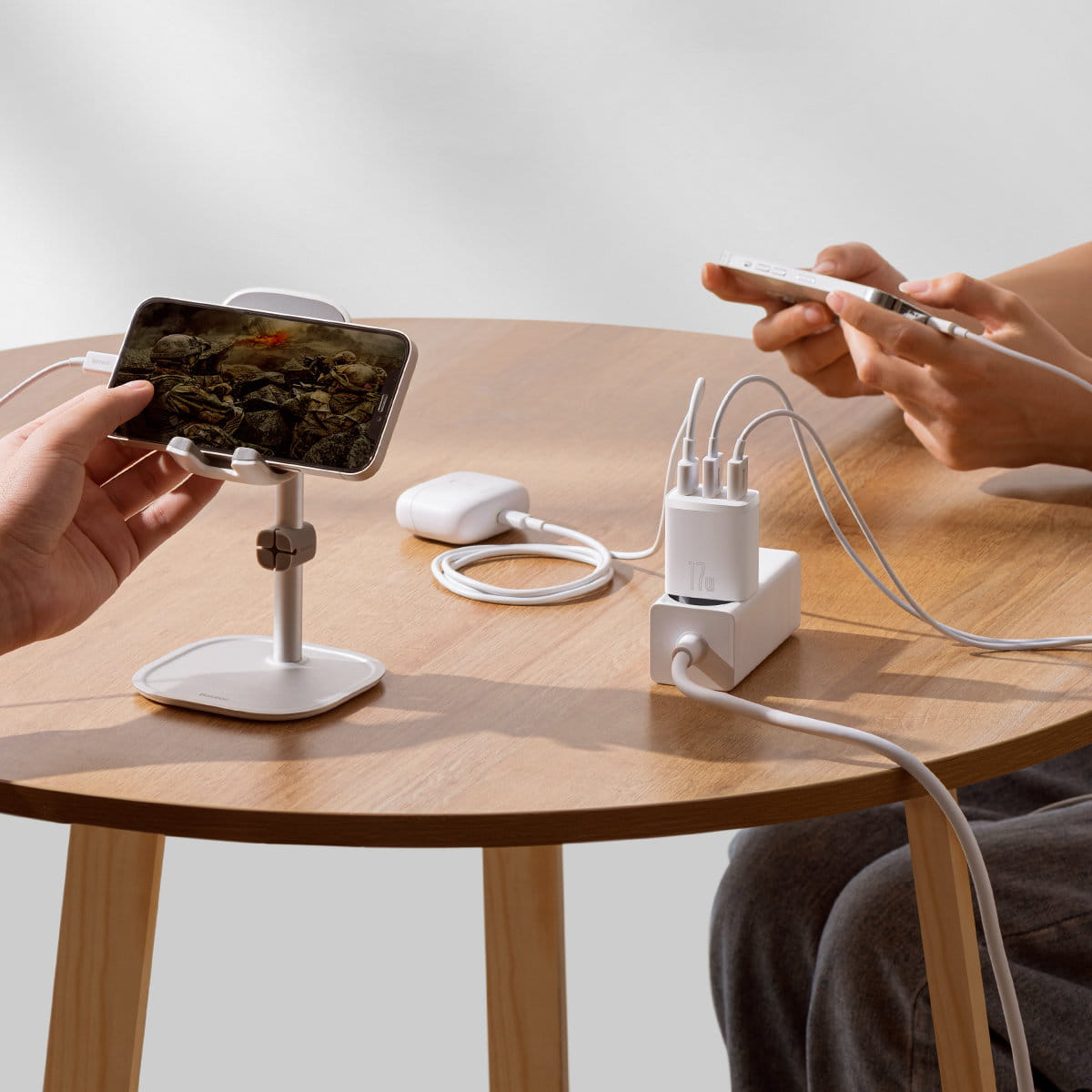 Ladegerät Baseus Compact 3x USB-A 17 W, Weiß