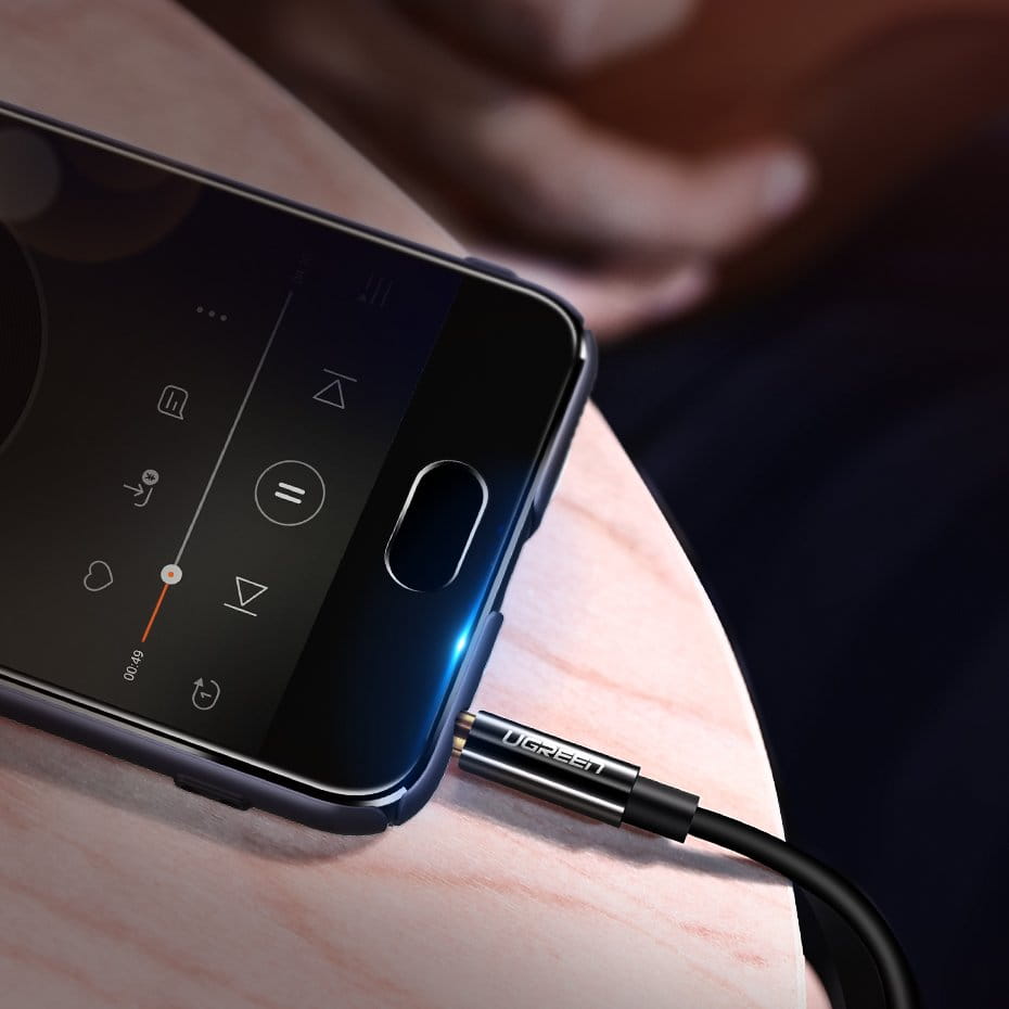 Ugreen 3,5 mm Mini-Klinke Kopfhörer Splitter Kabel 25 cm, Schwarz