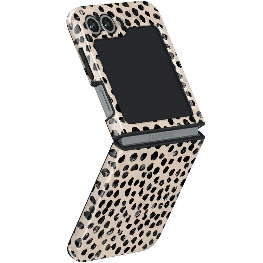Handyhülle für Galaxy Z Flip7 FE / Z Flip6, Burga Almond Latte Tough, Beige mit schwarzen Punkten