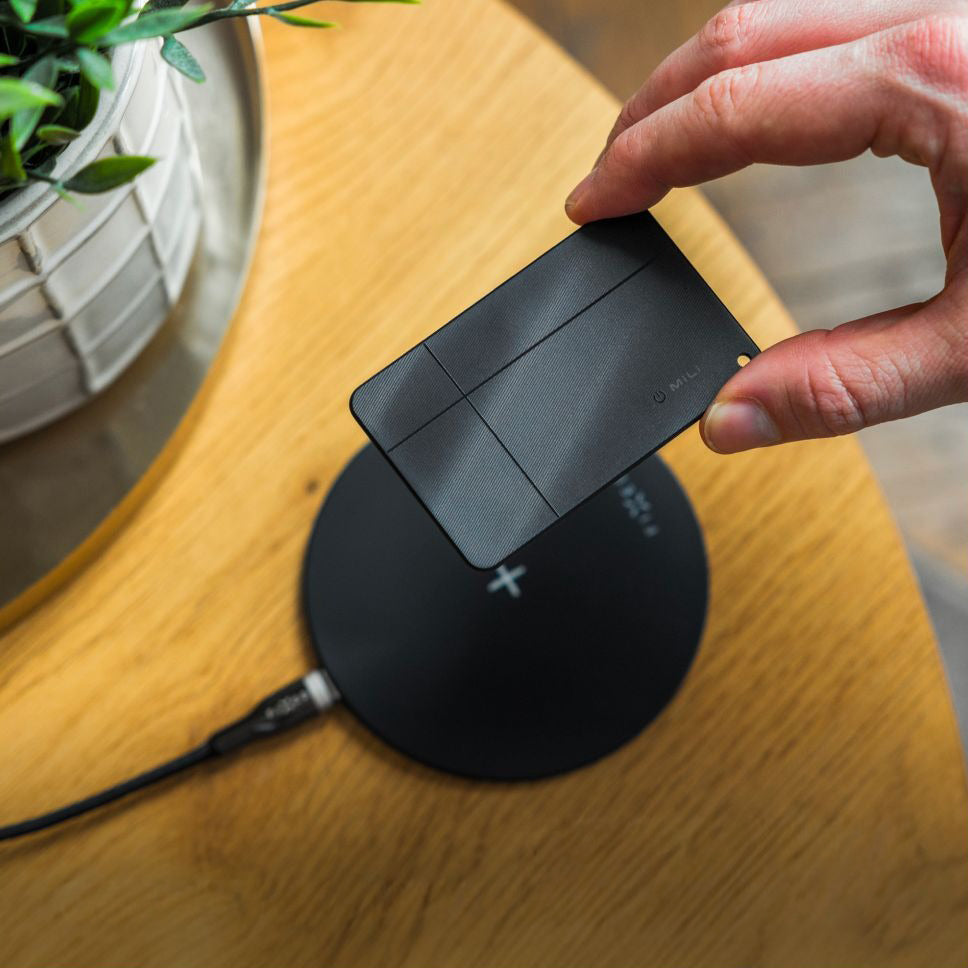 Karten-Tracker mit Apple Find My und Android Find Hub, Fixed MiCard Pro, mit Lautsprecher, Schwarz