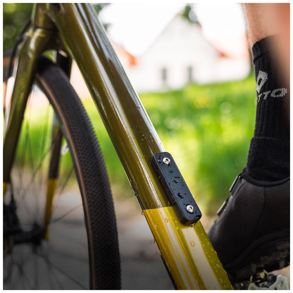Diskreter Fahrrad-Ortungsgerät Fixed Tag Bikee mit Find My-Unterstützung, Schwarz