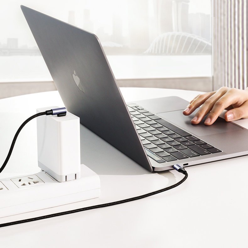Ugreen Schräges USB-C / USB-C Kabel, 60 W, QC, PD, 0,5 m, Schwarz