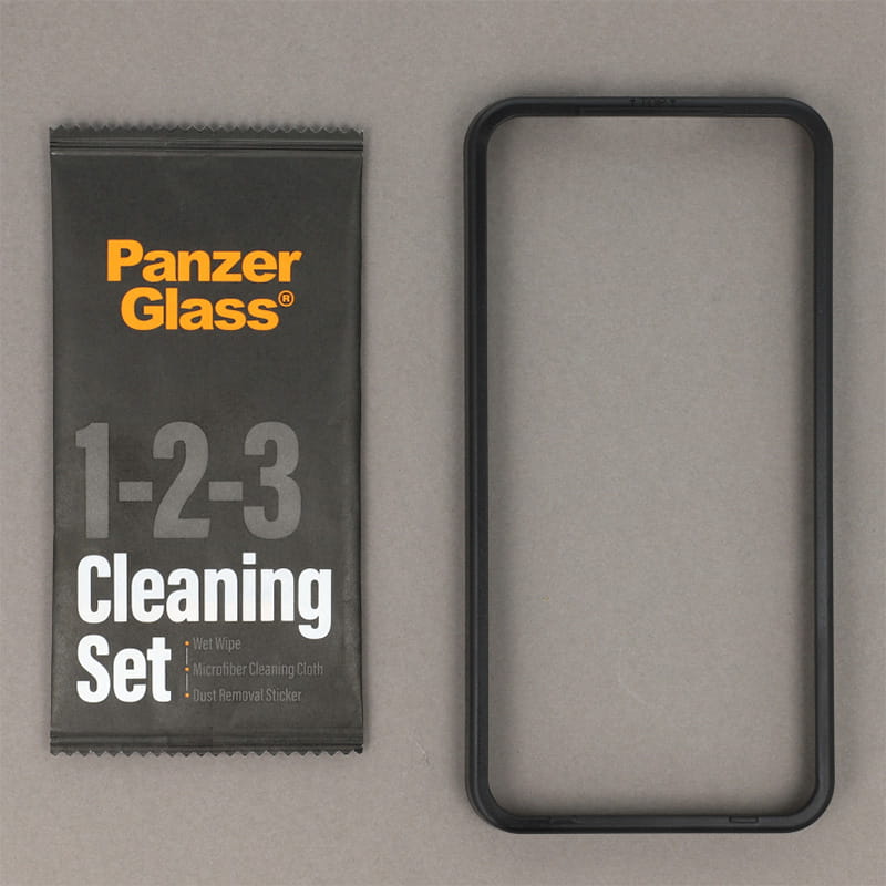 Gehärtetes Glas für iPhone 16 Pro Max, PanzerGlass Ceramic Ultra-Wide Fit + EasyAligner