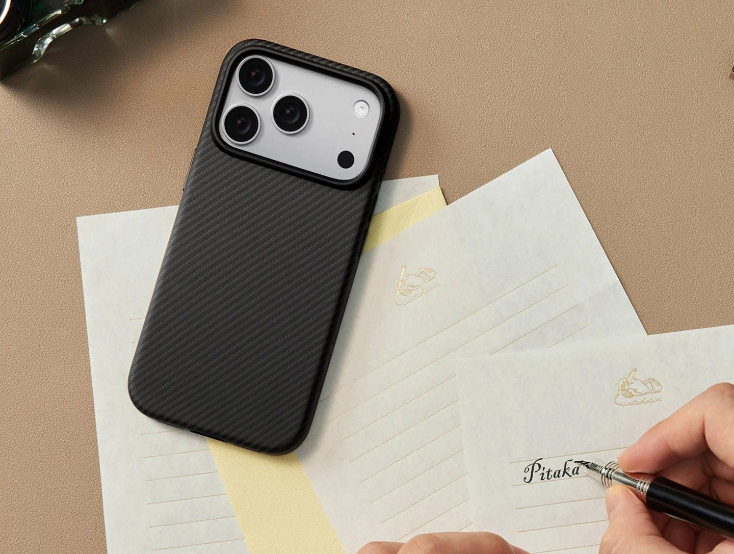 Aramid Handyhülle für iPhone 18 Pro / 17 Pro, PITAKA Ultra-Slim Case mit MagSafe, Schwarz-Grau (2/2)