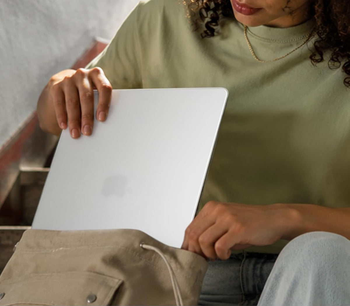 Schutzhülle für MacBook Air 13.6" M5 / M4 / M3 / M2, Spigen Air Skin, Transparent-Matt