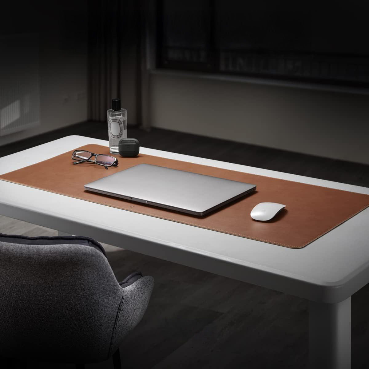 Öko-Leder-Schreibtisch/Mausunterlage, Spigen LD302, Braun