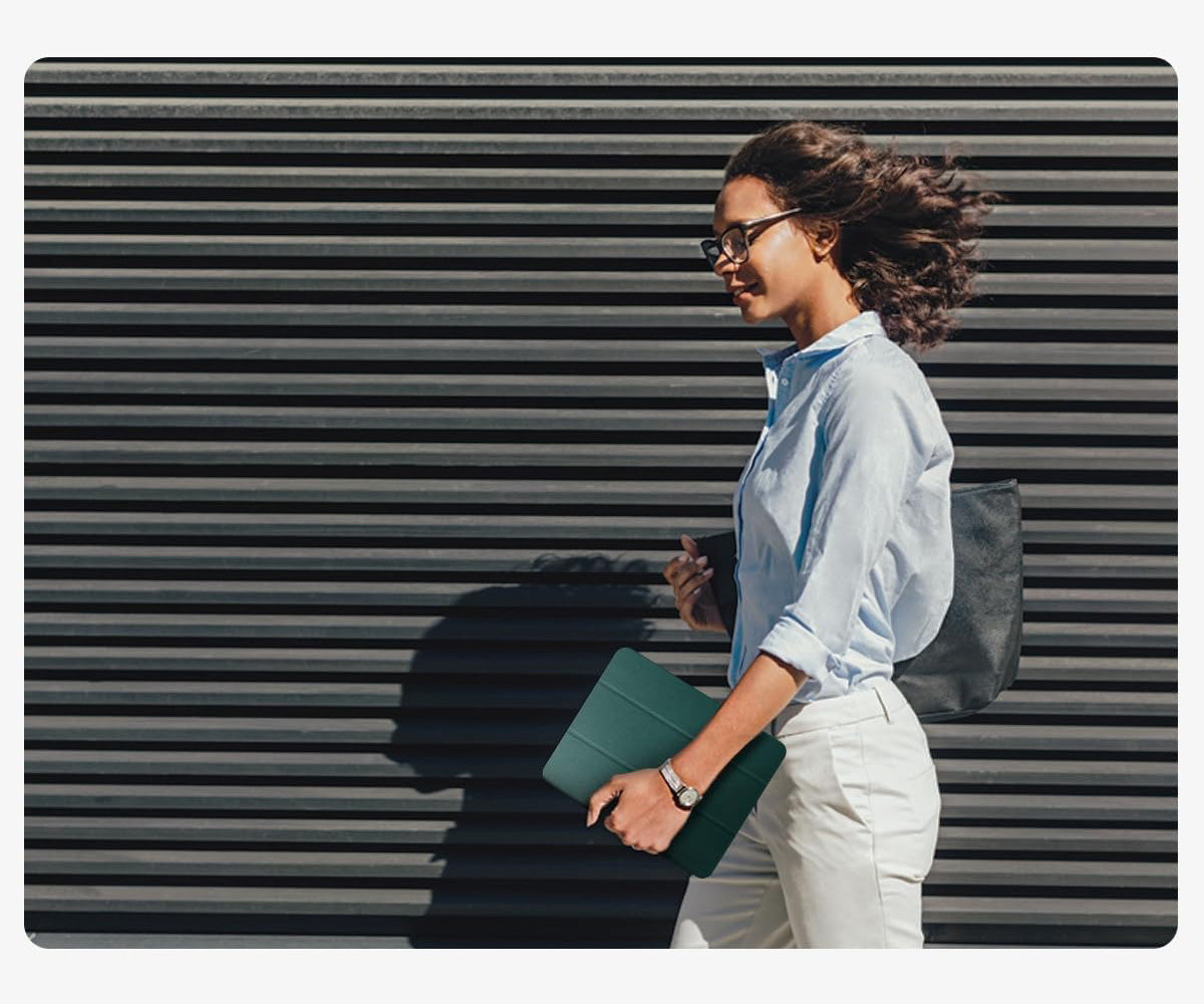 Schutzhülle für iPad Air 11" / 10.9" 2020-2026, Spigen Urban Fit, Grün