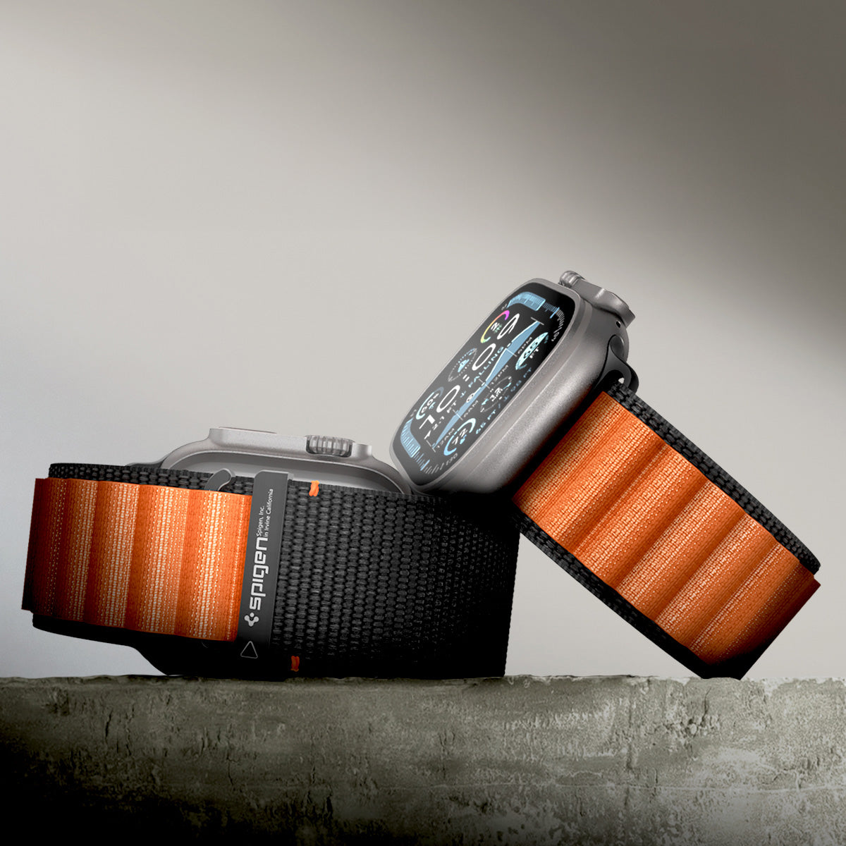 Armband für Apple Watch 49/46/45/44 mm, Spigen WBF1 Band, Schwarz-Orange