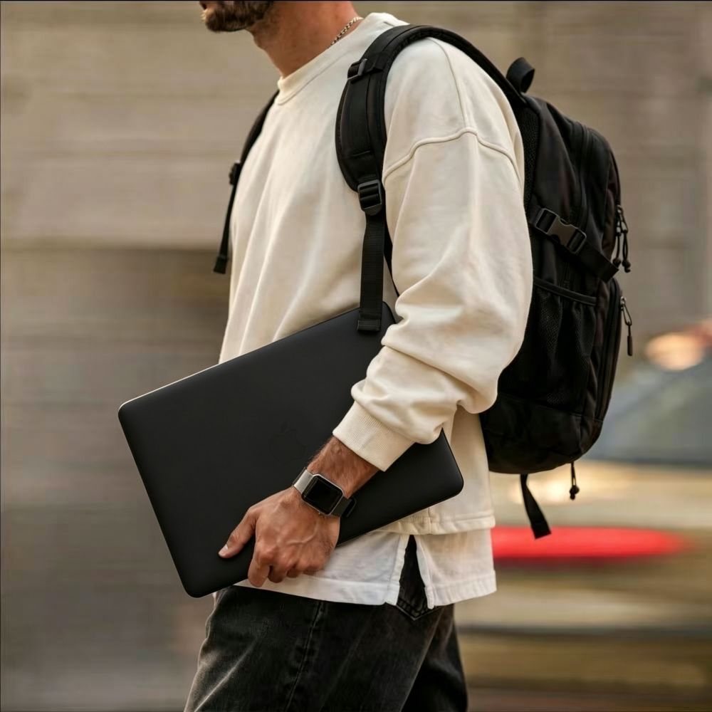 Schutzhülle für MacBook Air 13.6" M5 / M4 / M3 / M2, Tech-Protect Softshell, mattes Durchscheinend-Schwarz