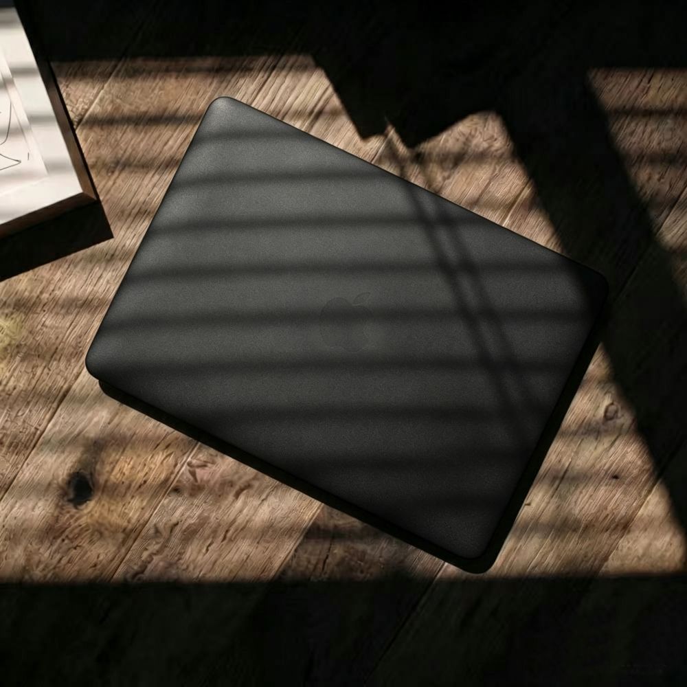 Schutzhülle für MacBook Air 13.6" M5 / M4 / M3 / M2, Tech-Protect Softshell, mattes Durchscheinend-Schwarz