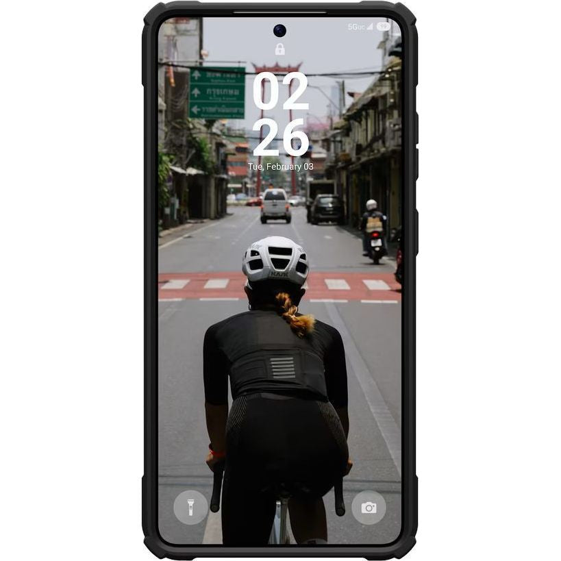 Handyhülle für Galaxy S26 Ultra, Urban Armor Gear Plasma XTE Mag mit MagSafe, Durchscheinend und schwarz mit orangem Element