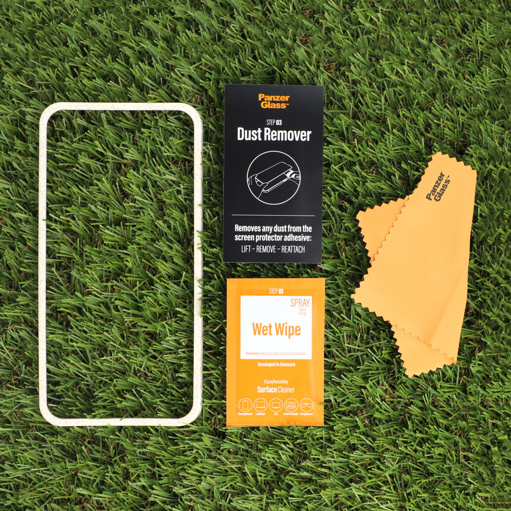 Gehärtetes Glas für das gesamte Display PanzerGlass Ultra-Wide Fit Privacy + EasyAligner für iPhone 14 Pro, Getönte mit schwarzer Rahmen