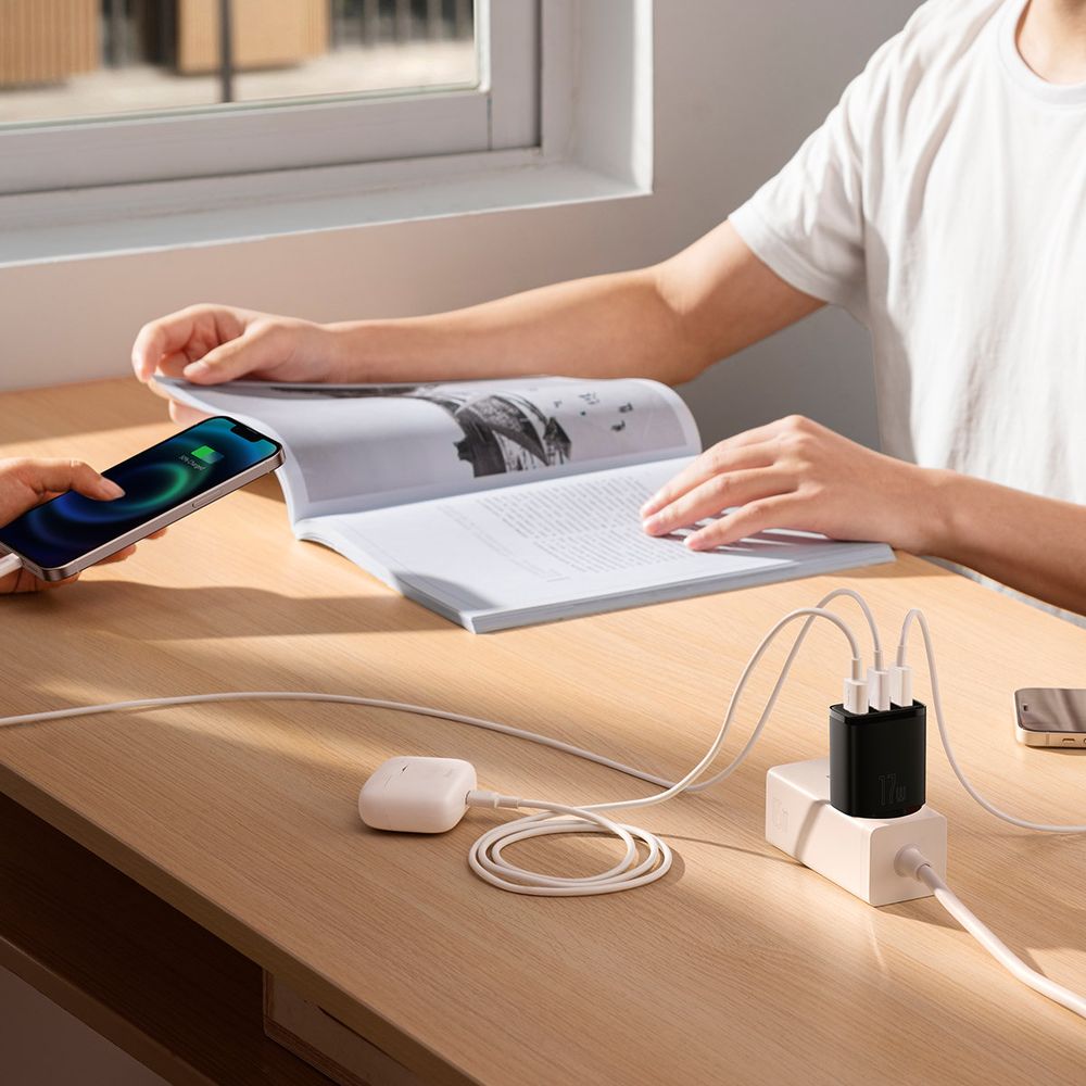 Wandladegerät Baseus Compact 3x USB-A 17 W, Schwarz