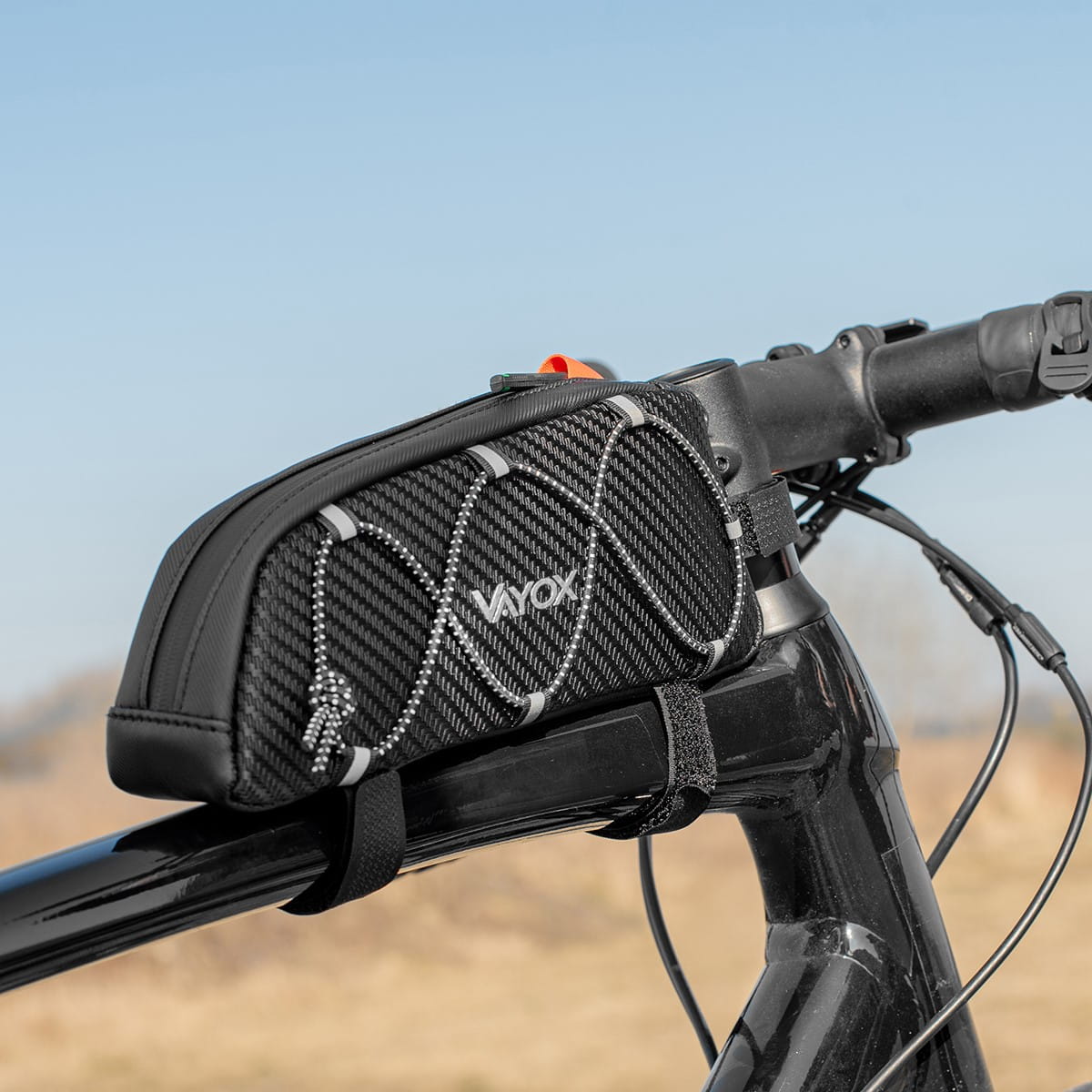 Vayox VA0347 black bike frame bag, 1L capacity, attached to bicycle frame, ideal for storing essentials during rides.
