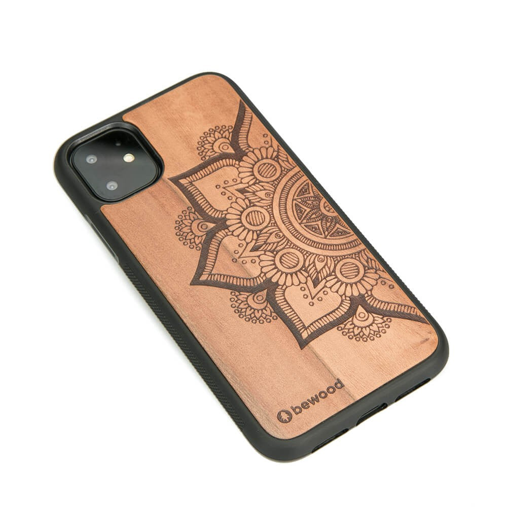 Holzhülle für iPhone 11, Bewood Apfelbaum Mandala