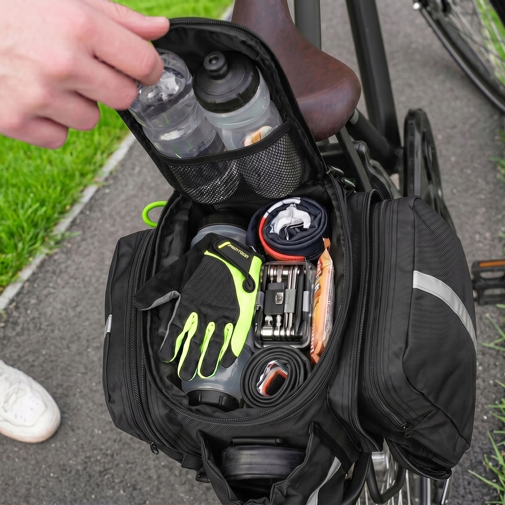 Fahrradtasche für den Gepäckträger mit Seitentaschen, Vayox VA0449 10 - 29L, Schwarz