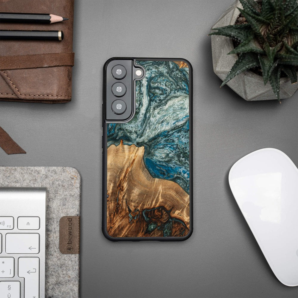 Holzhülle für Galaxy S22, Bewood Unique Planets Erde