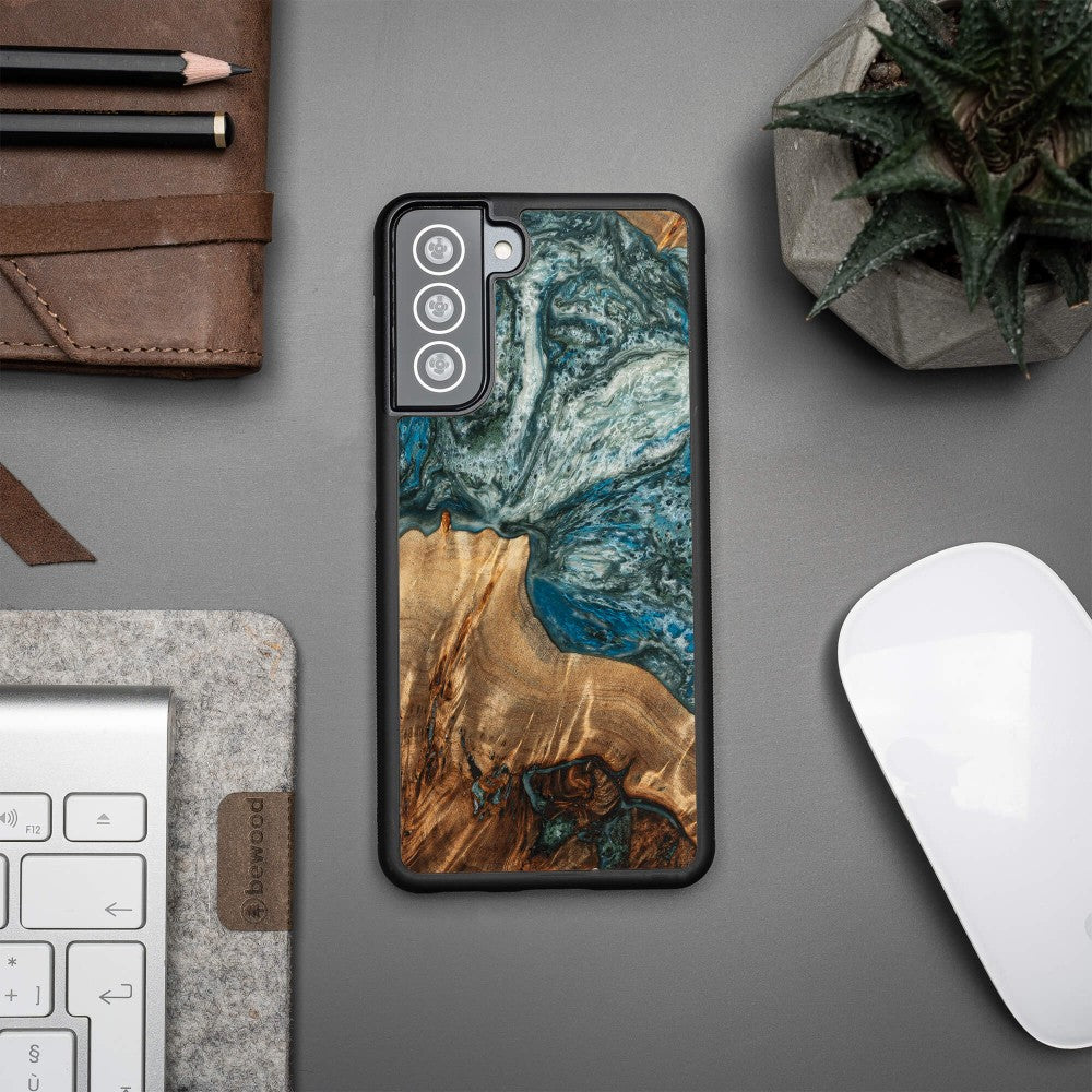 Holzhülle für Galaxy S21 FE, Bewood Unique Planets Erde