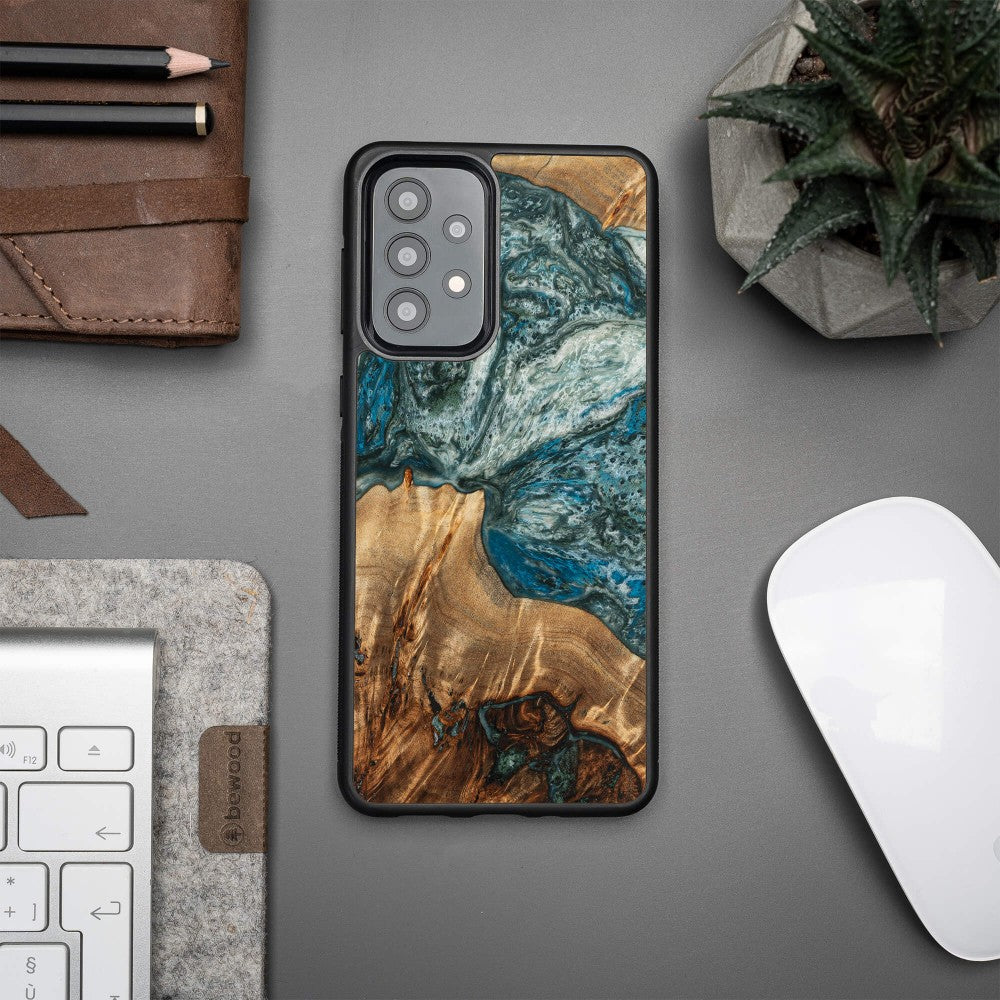 Holzhülle für Galaxy A33 5G, Bewood Unique Planets Erde