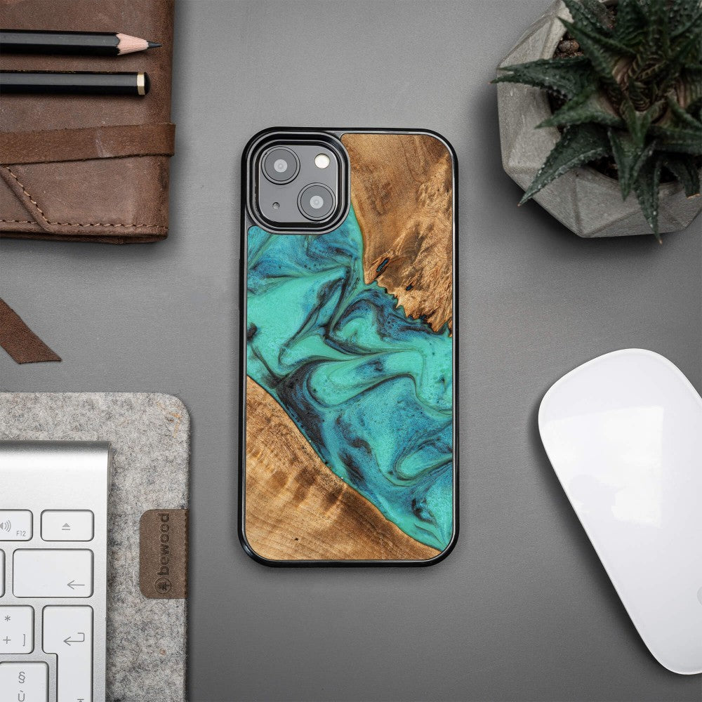 Holzhülle für iPhone 13, Bewood Unique Turquoise