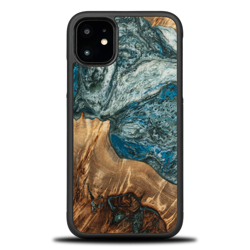 Holzhülle für iPhone 11, Bewood Unique Planets Erde