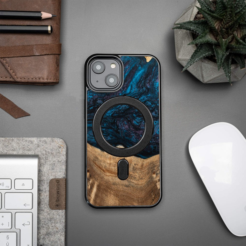 Holzhülle für iPhone 14, Bewood Unique Planets Neptun für MagSafe
