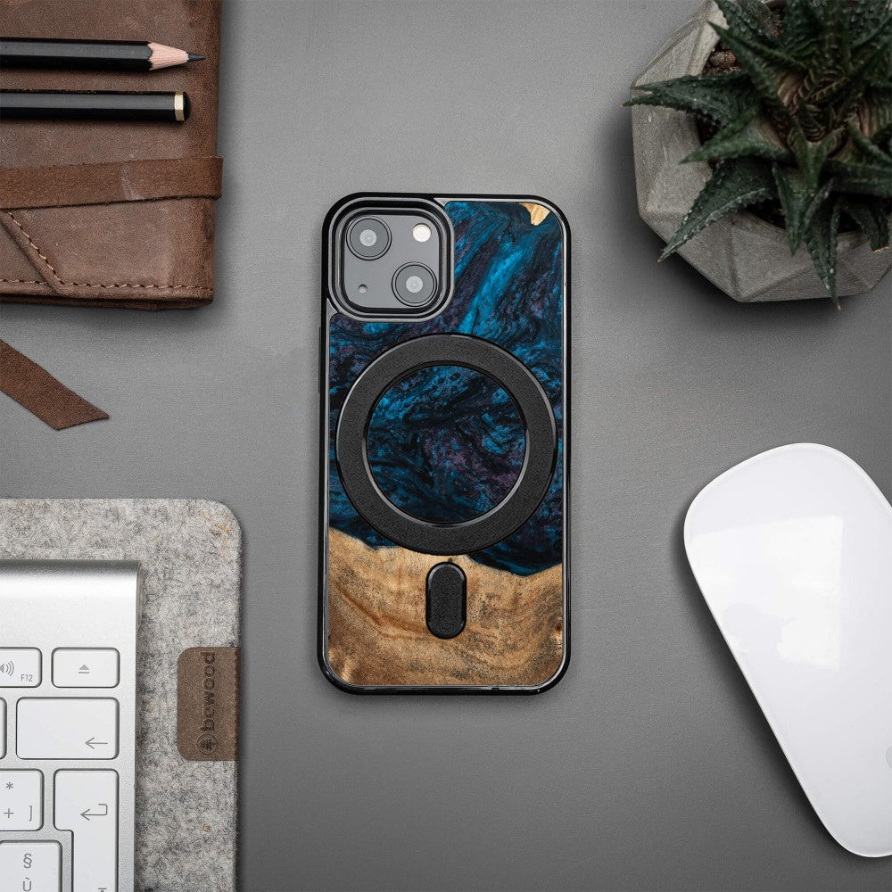 Holzhülle für iPhone 13 Mini, Bewood Unique Planets Neptun für MagSafe