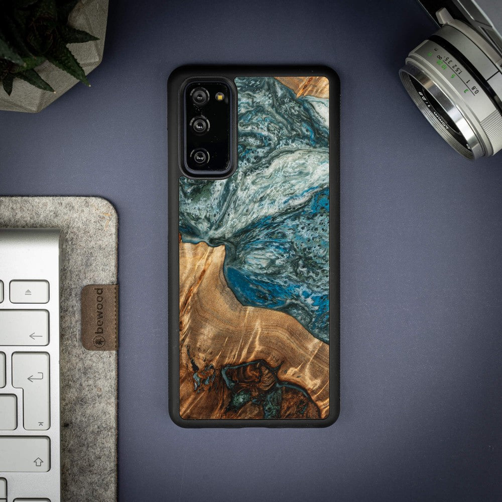 Holzhülle für Galaxy S20 FE, Bewood Unique Planets Erde