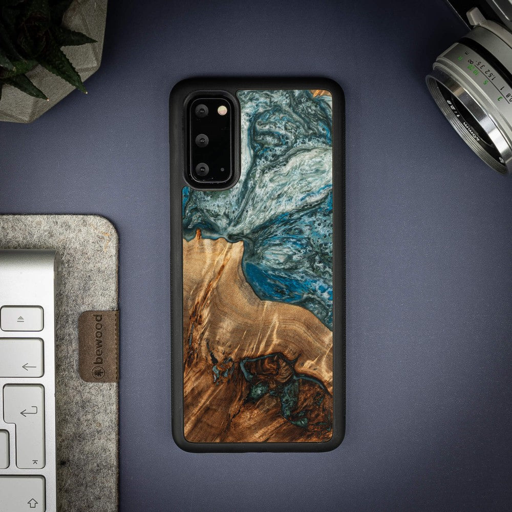 Holzhülle für Galaxy S20, Bewood Unique Planets Erde